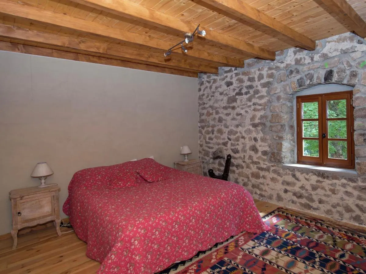 Beautiful Farmhouse In Mountain Forest Setting Saint-Bonnet-le-Froid